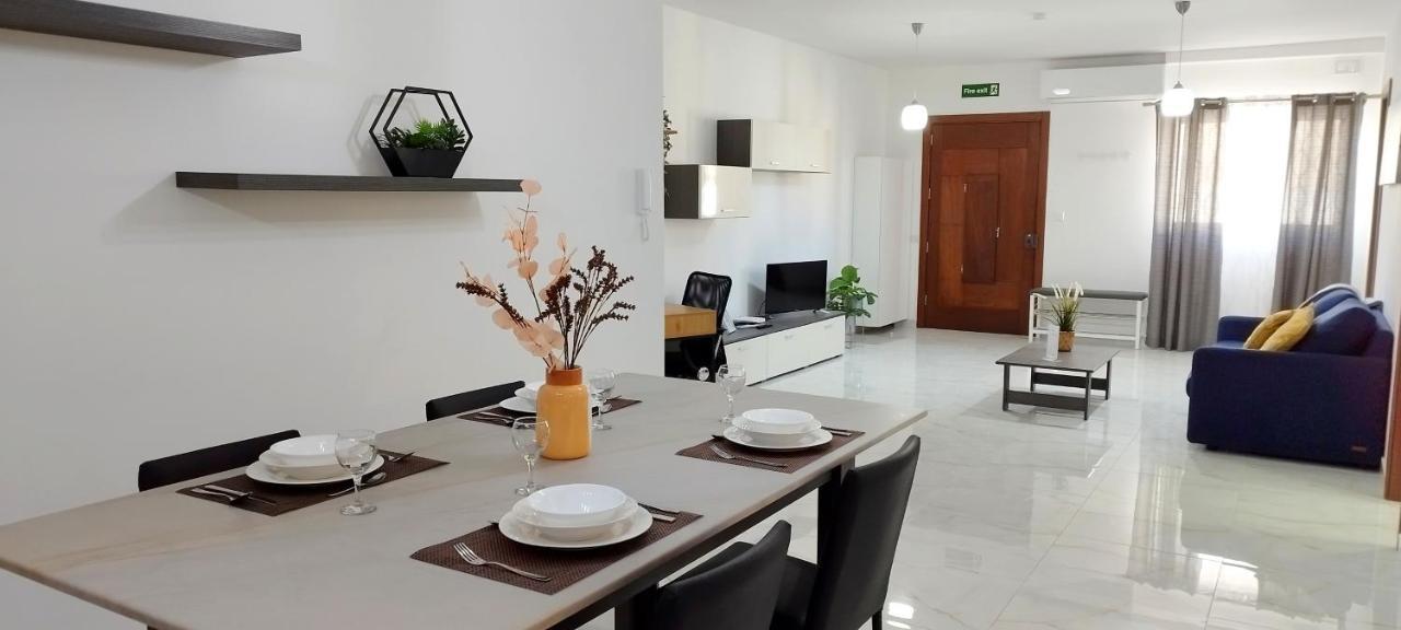 Large And Modern Apartment In The Centre Of Malta Mosta Eksteriør bilde